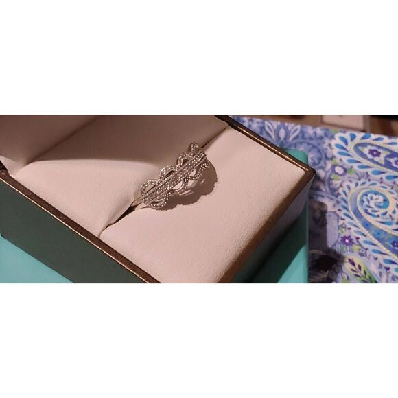 New .20 Carat Genuine Diamond Scalloped Edge Design Bridal or Right Hand Ring #8 - Picture 2 of 4